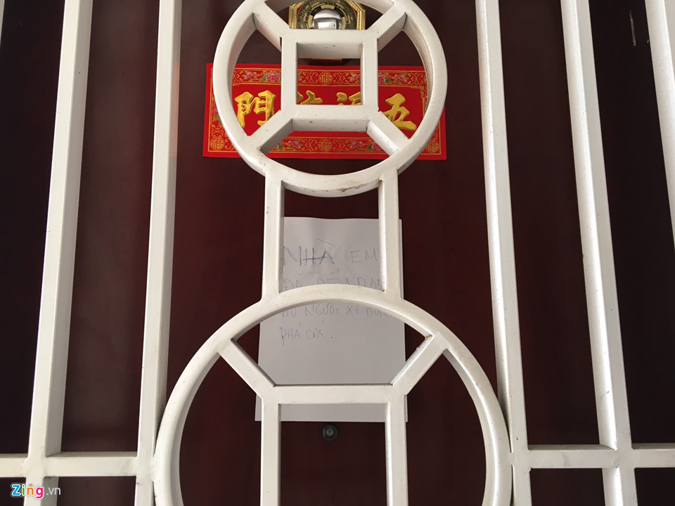 Những dấu bàn tay ám ảnh ở chung cư Carina 20 ngày sau thảm họa